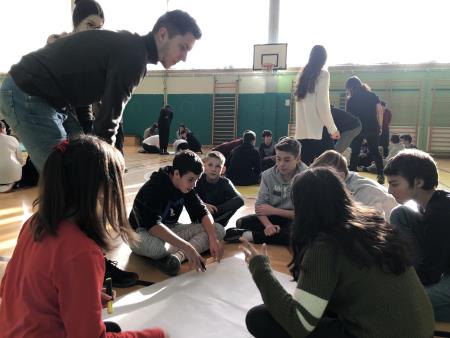 Mladi iz različnih evropskih držav z učenci OŠ Šalovci o digitalizaciji 8